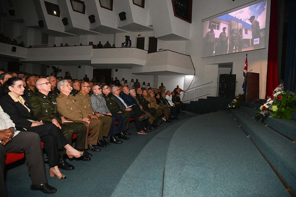Resaltó Raúl labor de la PNR en su aniversario 65 (+ fotos) Resaltó Raúl labor de la PNR en su aniversario 65 (+ fotos)