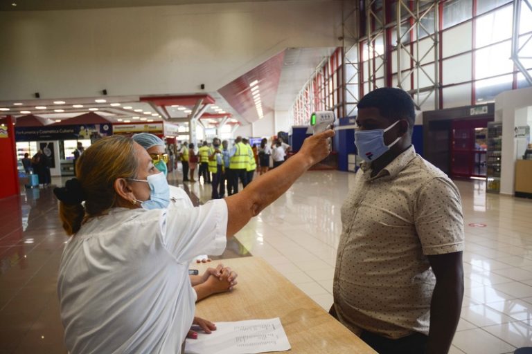Ministerio de Salud Pública aclara sobre medidas de control sanitario internacional tomadas en los aeropuertos Ministerio de Salud Pública aclara sobre medidas de control sanitario internacional tomadas en los aeropuertos
