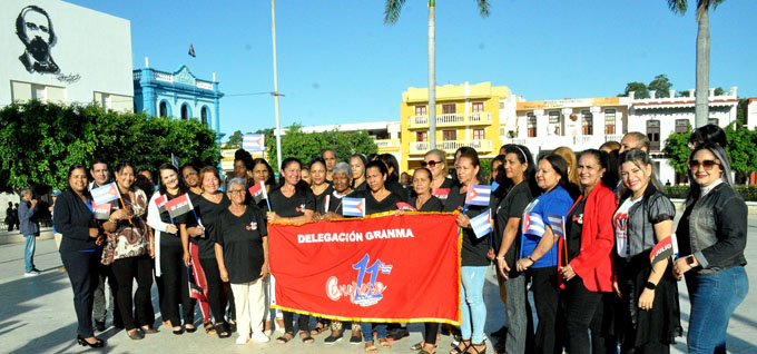 Abanderan a delegación granmense al XI Congreso de la FMC Abanderan a delegación granmense al XI Congreso de la FMC