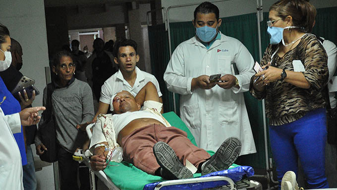 Un fallecido y 18 lesionados en dos accidentes de tránsito en Granma (+ fotos) Un fallecido y 18 lesionados en dos accidentes de tránsito en Granma (+ fotos)