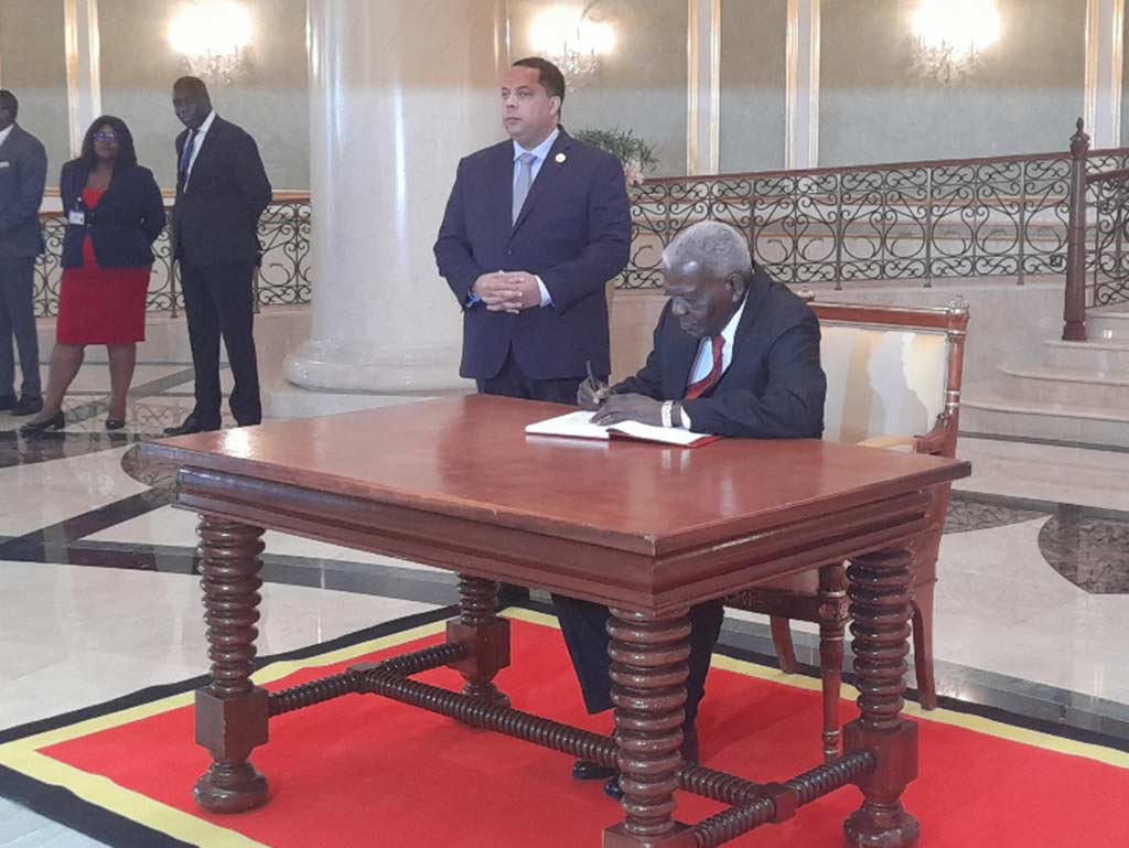Ratificó presidente de Parlamento de Cuba amistad con Angola Ratificó presidente de Parlamento de Cuba amistad con Angola