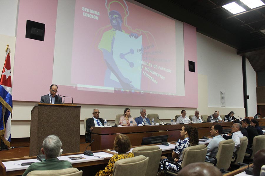 Debaten en La Habana retos comunicativos desde la izquierda (+ fotos)