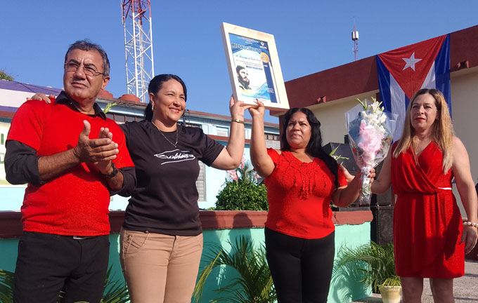 Entregan a Cauto Cristo condición de vanguardia por calidad en servicios comunales Entregan a Cauto Cristo condición de vanguardia por calidad en servicios comunales