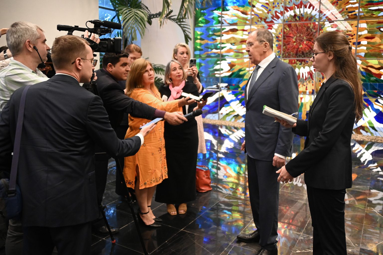 Presidente cubano recibe a Canciller ruso Presidente cubano recibe a Canciller ruso
