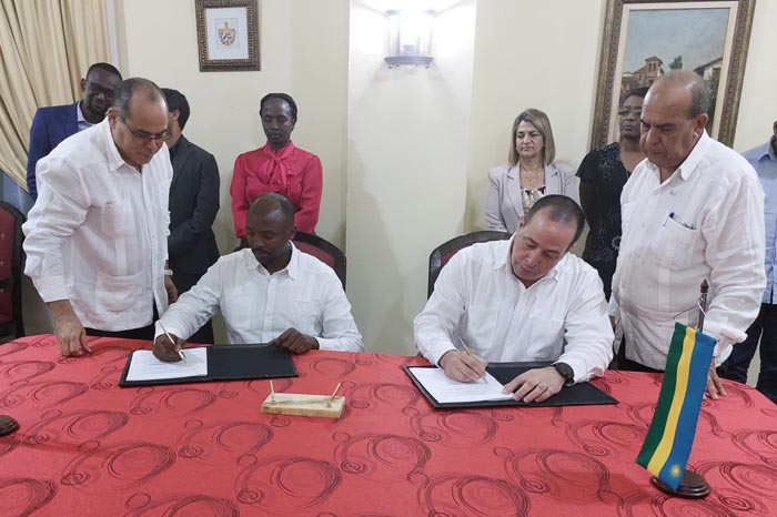 Firmaron Cuba y Ruanda memorándum para la cooperación de Salud Firmaron Cuba y Ruanda memorándum para la cooperación de Salud