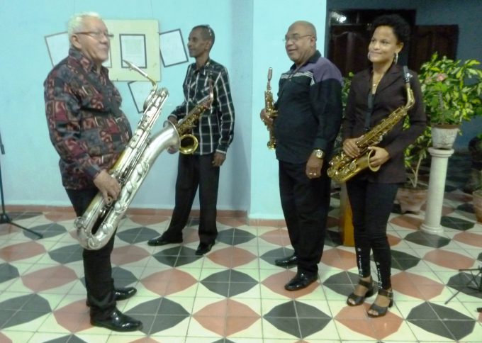 Saxofonistas de fiesta