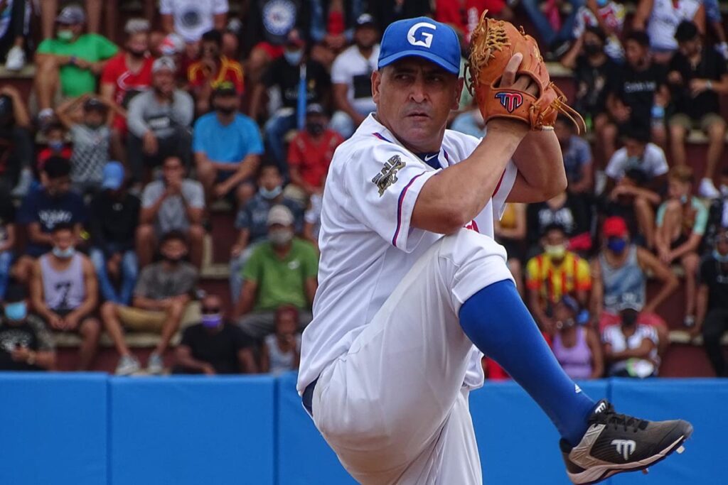 Leandro roza la perfección y Alazanes aseguran su primer match en serie beisbolera Leandro roza la perfección y Alazanes aseguran su primer match en serie beisbolera