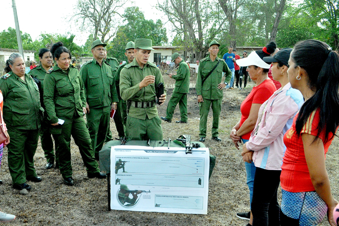 Realizan en Granma Día territorial de la defensa Realizan en Granma Día territorial de la defensa