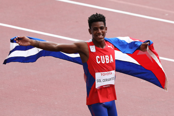 Cubano Robiel Yankiel Sol feliz con su récord mundial en paratletismo