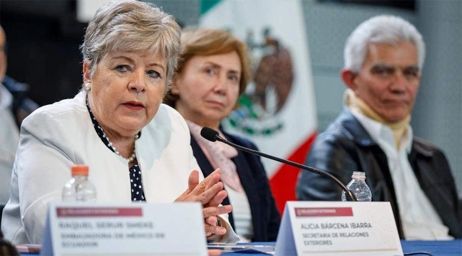 México: “No somos iguales”, reiteró embajadora durante recibimiento a diplomáticos que arribaron desde Ecuador México: “No somos iguales”, reiteró embajadora durante recibimiento a diplomáticos que arribaron desde Ecuador