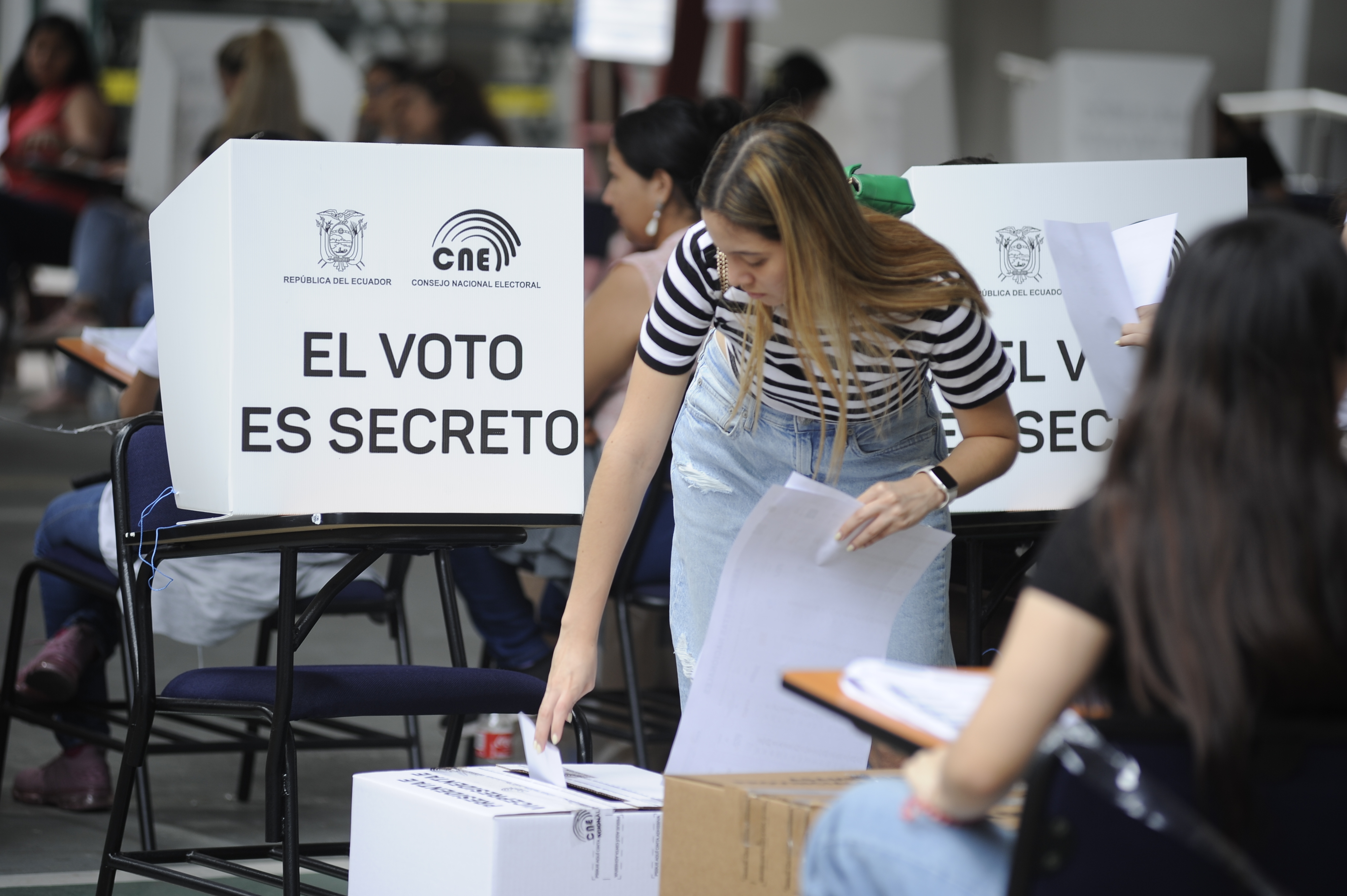Ecuador a las puertas de una consulta en medio de diversas crisis