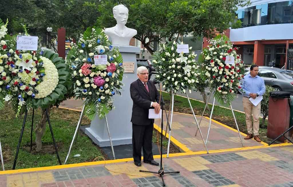 Pensamiento y obra de José Martí destacan en homenaje en Perú Pensamiento y obra de José Martí destacan en homenaje en Perú