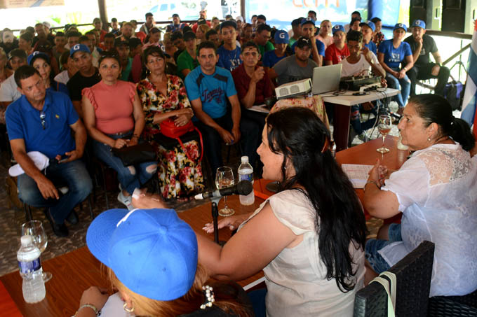 Resaltan labor de jóvenes en el sector azucarero de Granma