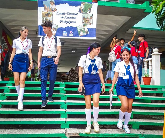 Culmina en Granma noveno Encuentro nacional de escuelas pedagógicas Culmina en Granma noveno Encuentro nacional de escuelas pedagógicas
