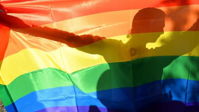 La verdadera enfermedad es la ignorancia y no la transexualidad