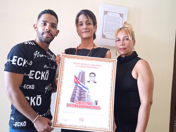Reconocen a la Fiscalía de Granma con la Condición Distinción Colectivo Nacional Reconocen a la Fiscalía de Granma con la Condición Distinción Colectivo Nacional