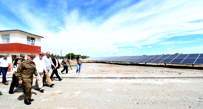 Tres nuevos parques fotovoltaicos aportan 12 megawatts a la red Tres nuevos parques fotovoltaicos aportan 12 megawatts a la red