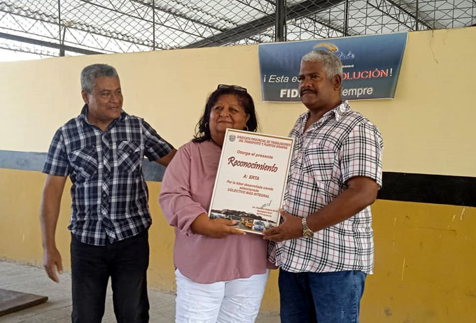 Celebran transportistas aniversario 53 de su sector Celebran transportistas aniversario 53 de su sector