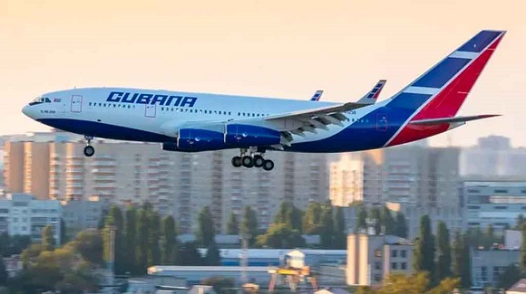 Personalidades y organizaciones argentinas rechazan medida contra Cubana de Aviación Personalidades y organizaciones argentinas rechazan medida contra Cubana de Aviación