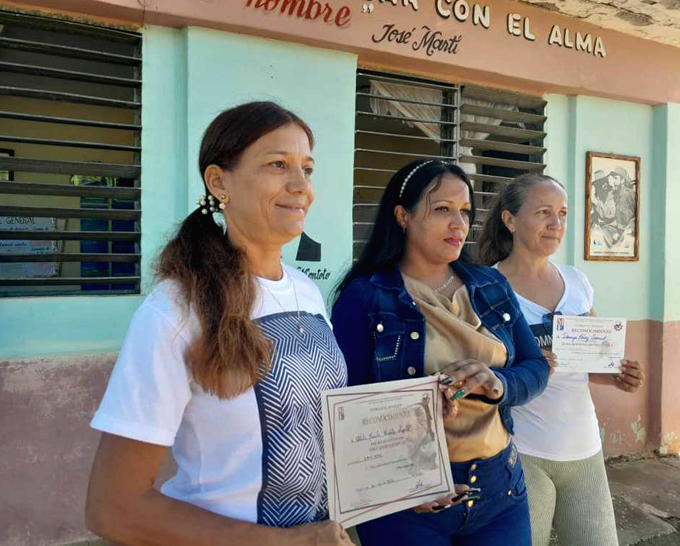 Otorgan condición Colectivo Martiano a escuela primaria