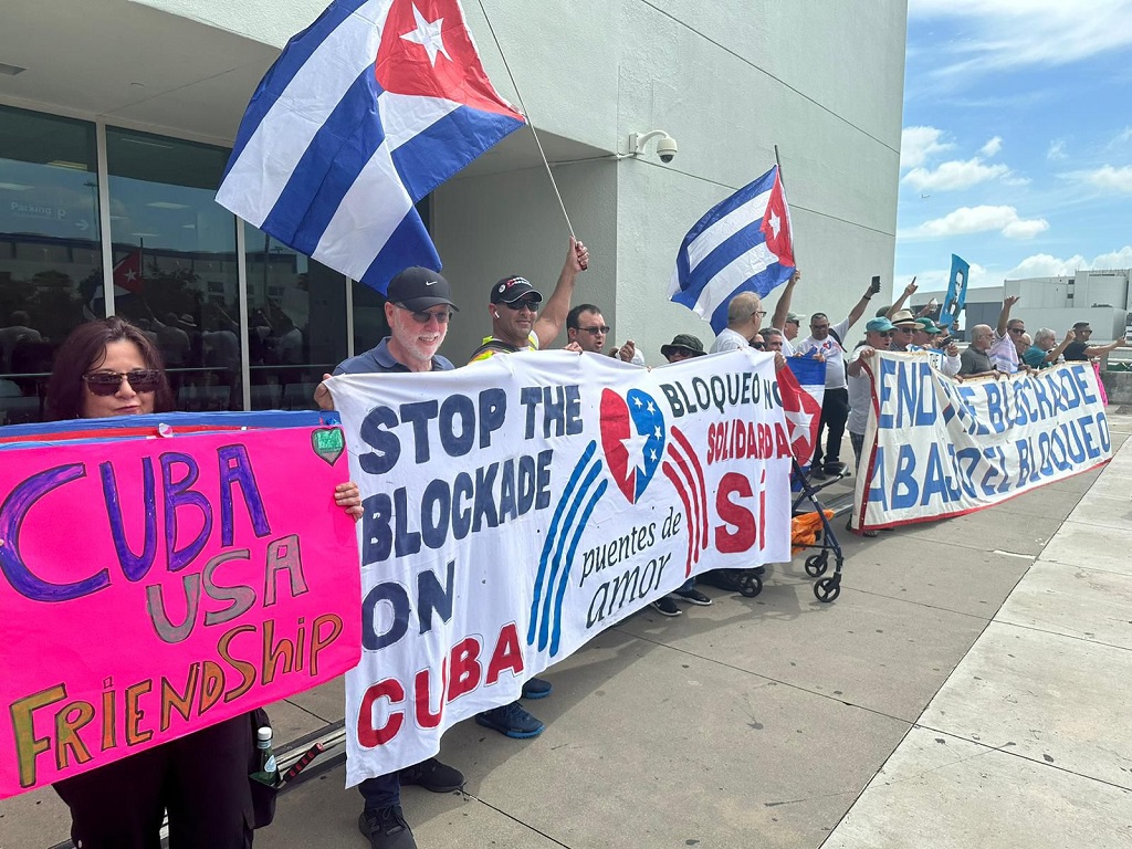 ¡Cuba sí, bloqueo no!, reclamo desde Miami, en EEUU ¡Cuba sí, bloqueo no!, reclamo desde Miami, en EEUU
