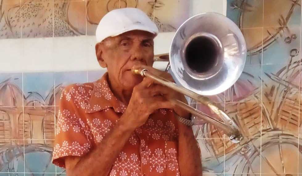 Sonata en dos tiempos para el profesor Jorge Sonata en dos tiempos para el profesor Jorge