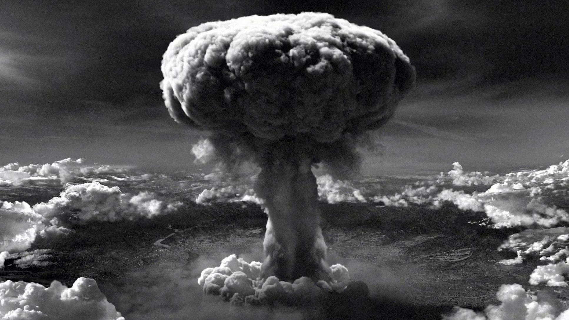 Japón defiende desarme nuclear al recordar horror de bombas atómicas