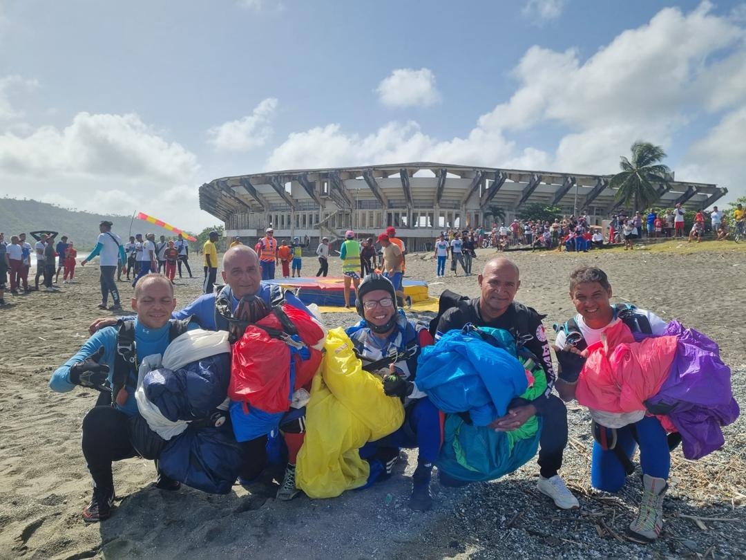 Paracaidistas de Granma brillan en campeonato nacional Paracaidistas de Granma brillan en campeonato nacional