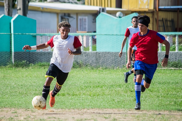 Bayamo se proclama campeón en fútbol provincial Bayamo se proclama campeón en fútbol provincial