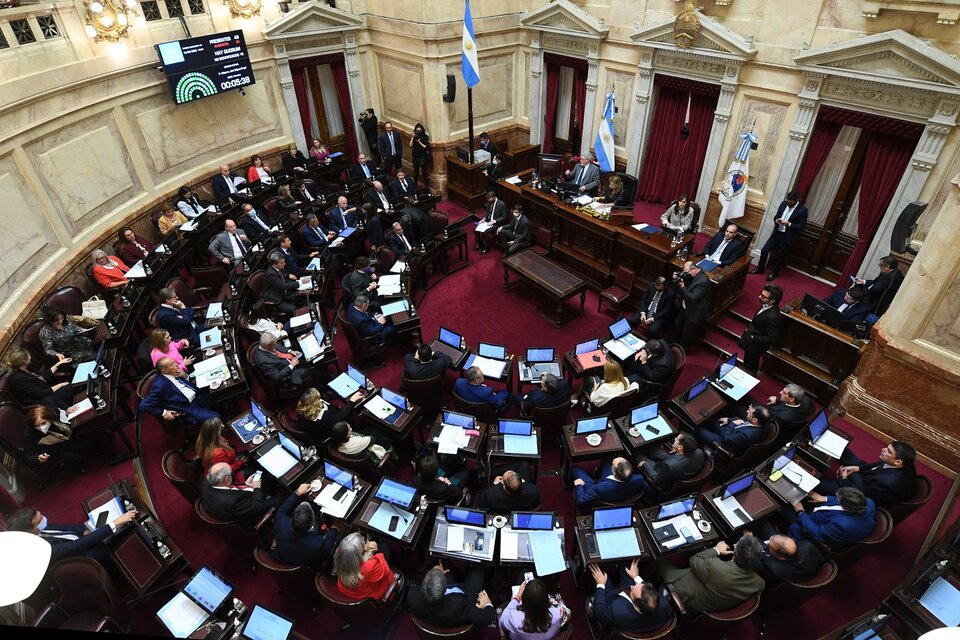 Senado argentino celebra sesión especial tras escándalo Senado argentino celebra sesión especial tras escándalo