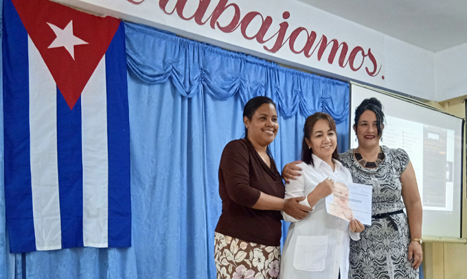 Celebran en Granma Día del pediatra cubano Celebran en Granma Día del pediatra cubano