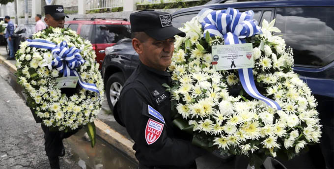 El Salvador y las interrogantes sobre un accidente El Salvador y las interrogantes sobre un accidente