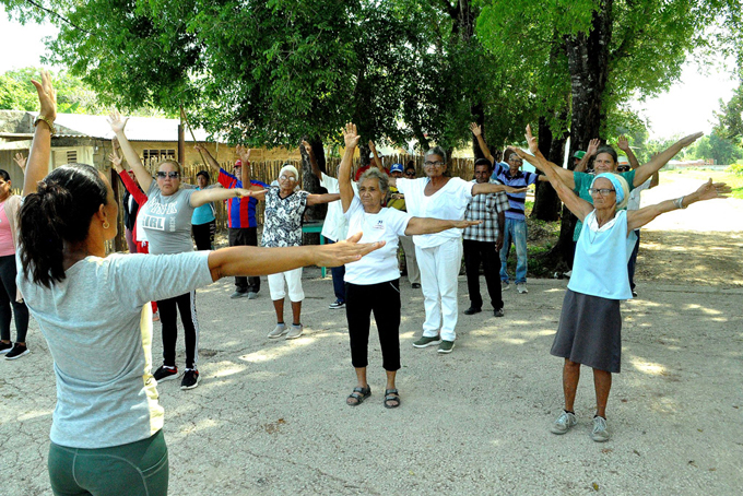 Destacan labor de círculos de abuelos en Campechuela Destacan labor de círculos de abuelos en Campechuela