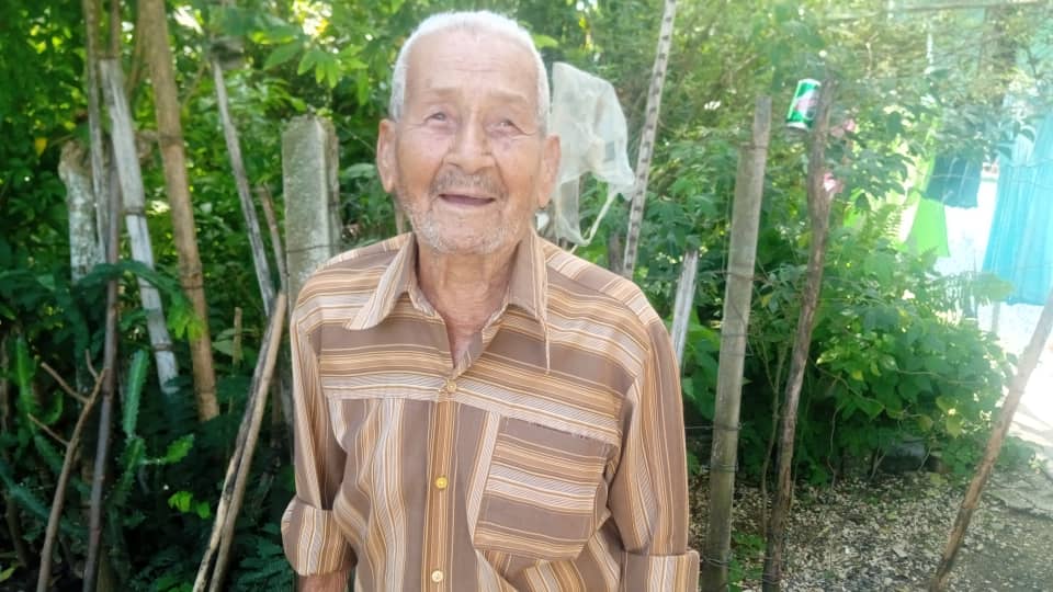 Un muchachito de 100 años Un muchachito de 100 años