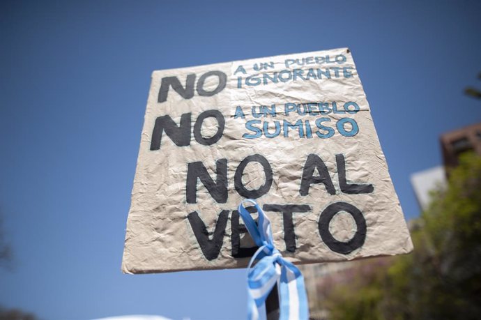 Frente universitario realiza paro contra veto de presidente argentino Frente universitario realiza paro contra veto de presidente argentino