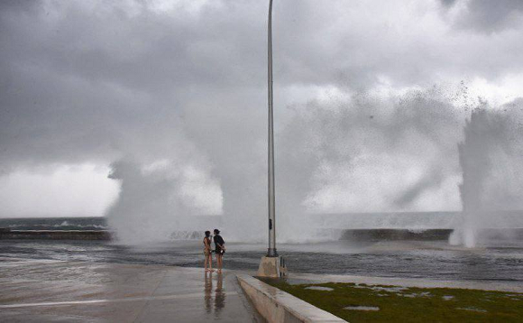 Cuba: Continuarán fuertes marejadas e inundaciones costeras hasta la tarde del jueves Cuba: Continuarán fuertes marejadas e inundaciones costeras hasta la tarde del jueves