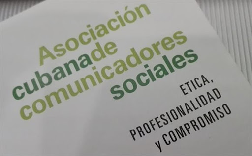 Evalúan en Campechuela papel de los comunicadores en el fortalecimiento de la sociedad socialista Evalúan en Campechuela papel de los comunicadores en el fortalecimiento de la sociedad socialista