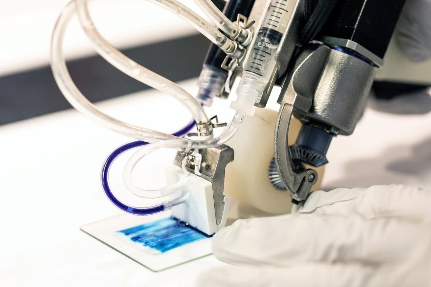 Científicos rusos desarrollan bioimpresora portátil para heridas