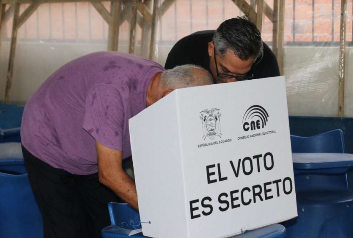 Ecuador en campaña electoral con un presidente-candidato Ecuador en campaña electoral con un presidente-candidato