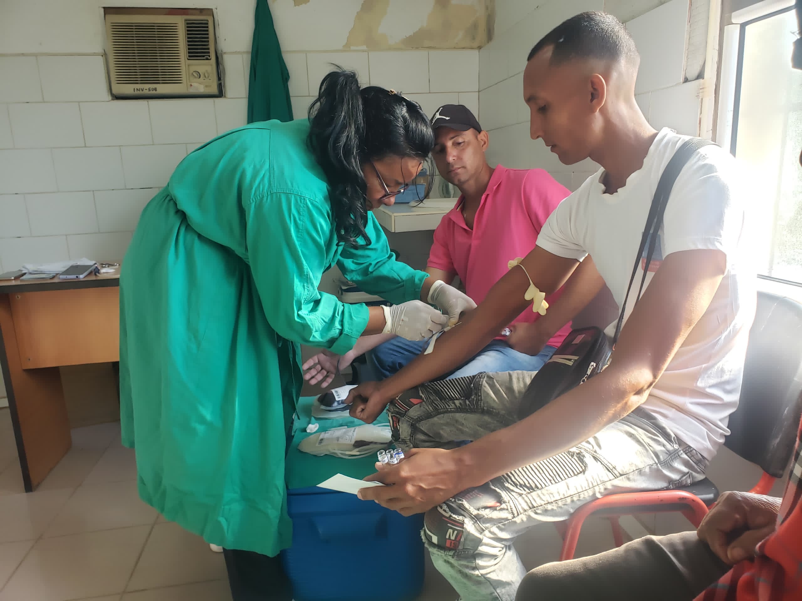 Realizan donaciones de sangre trabajadores de la Industria Alimentaria Realizan donaciones de sangre trabajadores de la Industria Alimentaria