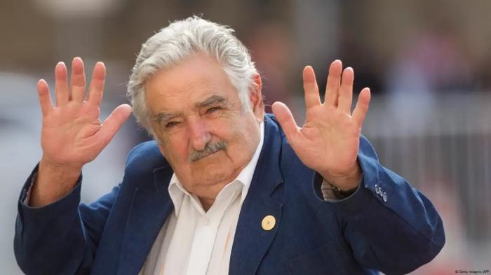 El retiro de un guerrillero «que quiso cambiar el mundo» (+ video) El retiro de un guerrillero «que quiso cambiar el mundo» (+ video)