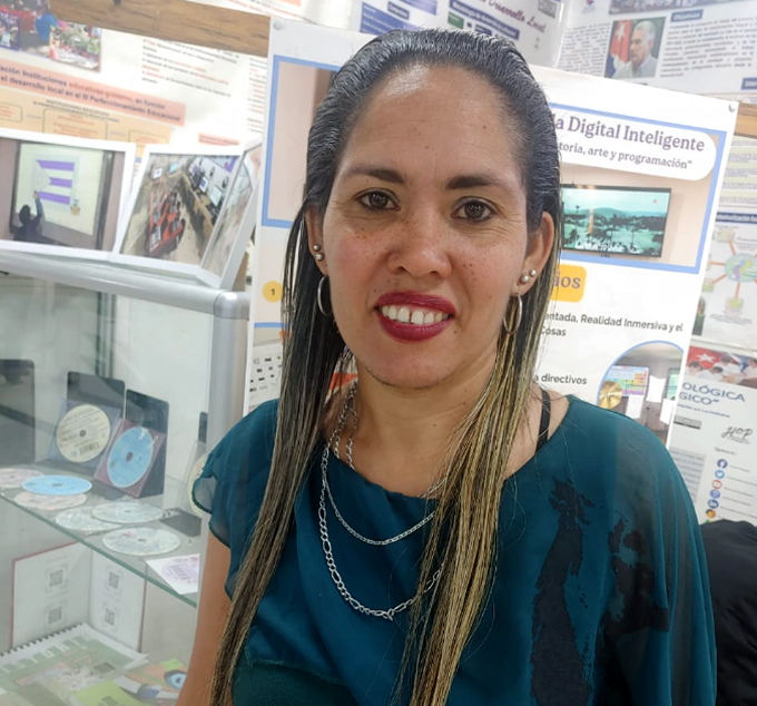 Recibe educadora granmense Premio de mayor impacto económico en Feria nacional de innovación Recibe educadora granmense Premio de mayor impacto económico en Feria nacional de innovación