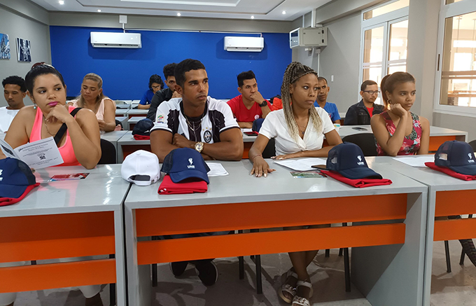 Jóvenes granmenses instalarán paneles solares en La Platica, Bartolomé Masó (+post) Jóvenes granmenses instalarán paneles solares en La Platica, Bartolomé Masó (+post)