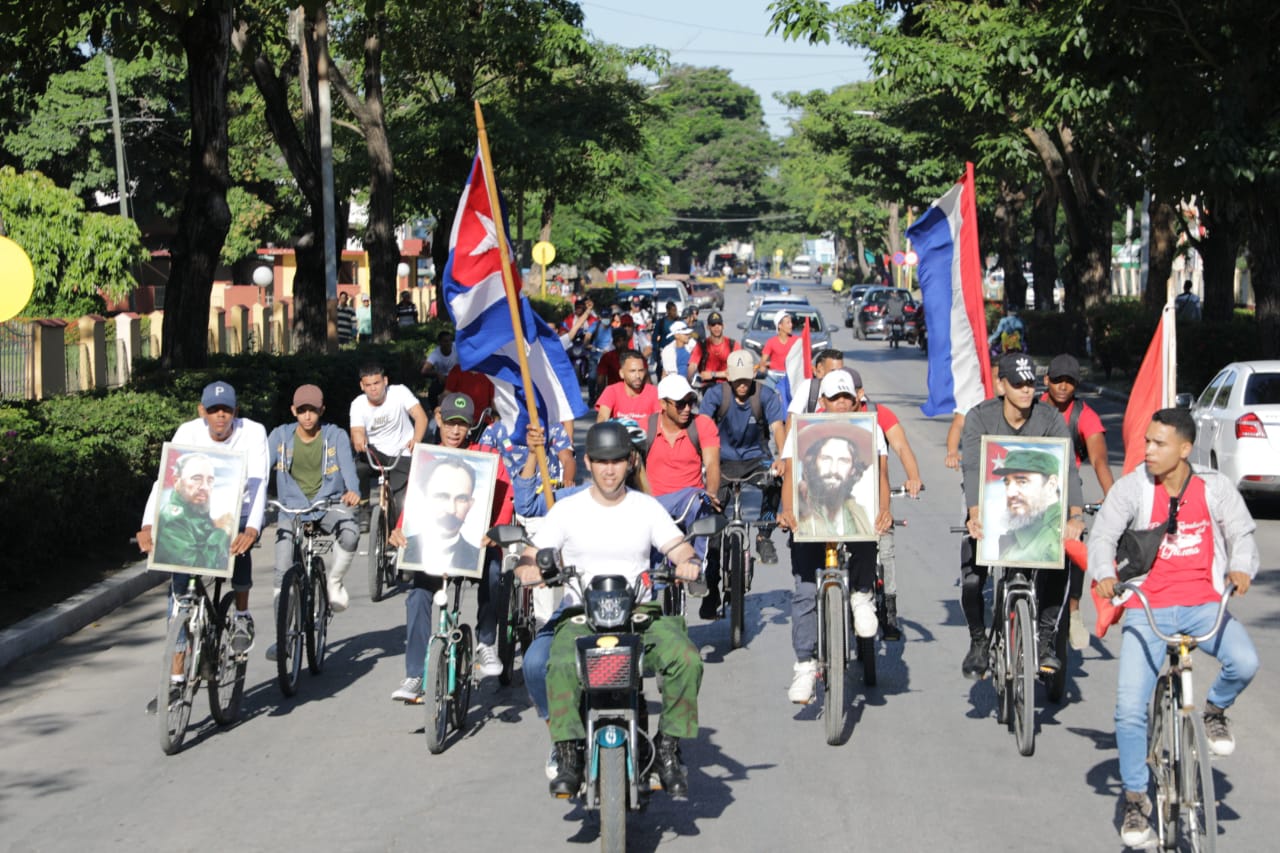 Protagonizan jóvenes bayameses bicicletada antiimperialista Protagonizan jóvenes bayameses bicicletada antiimperialista