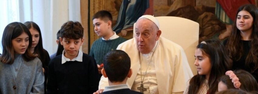 Papa Francisco inauguró cumbre en Vaticano sobre Derechos del Niño