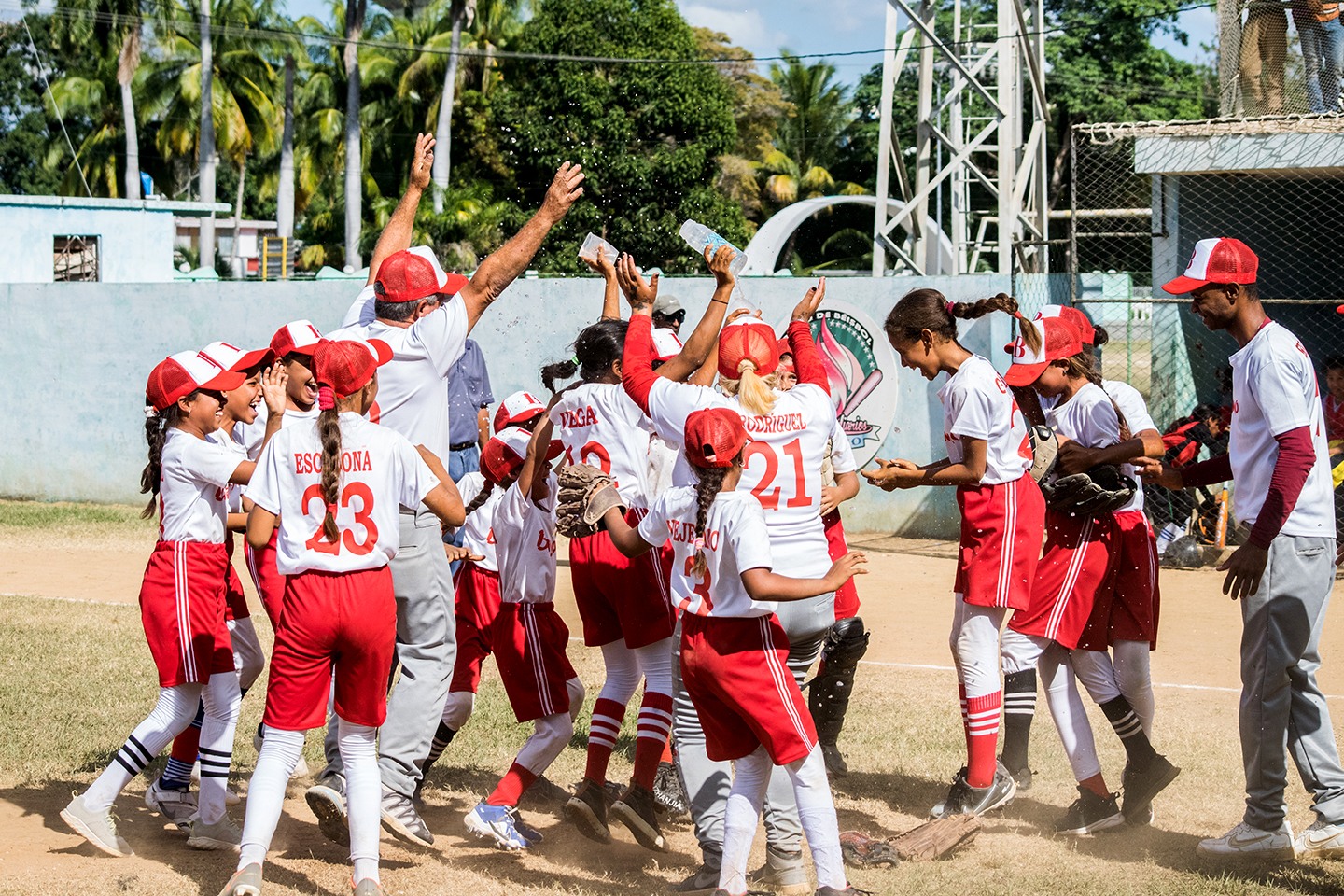 Bayamesas ganan en softbol de las Pequeñas Ligas Bayamesas ganan en softbol de las Pequeñas Ligas