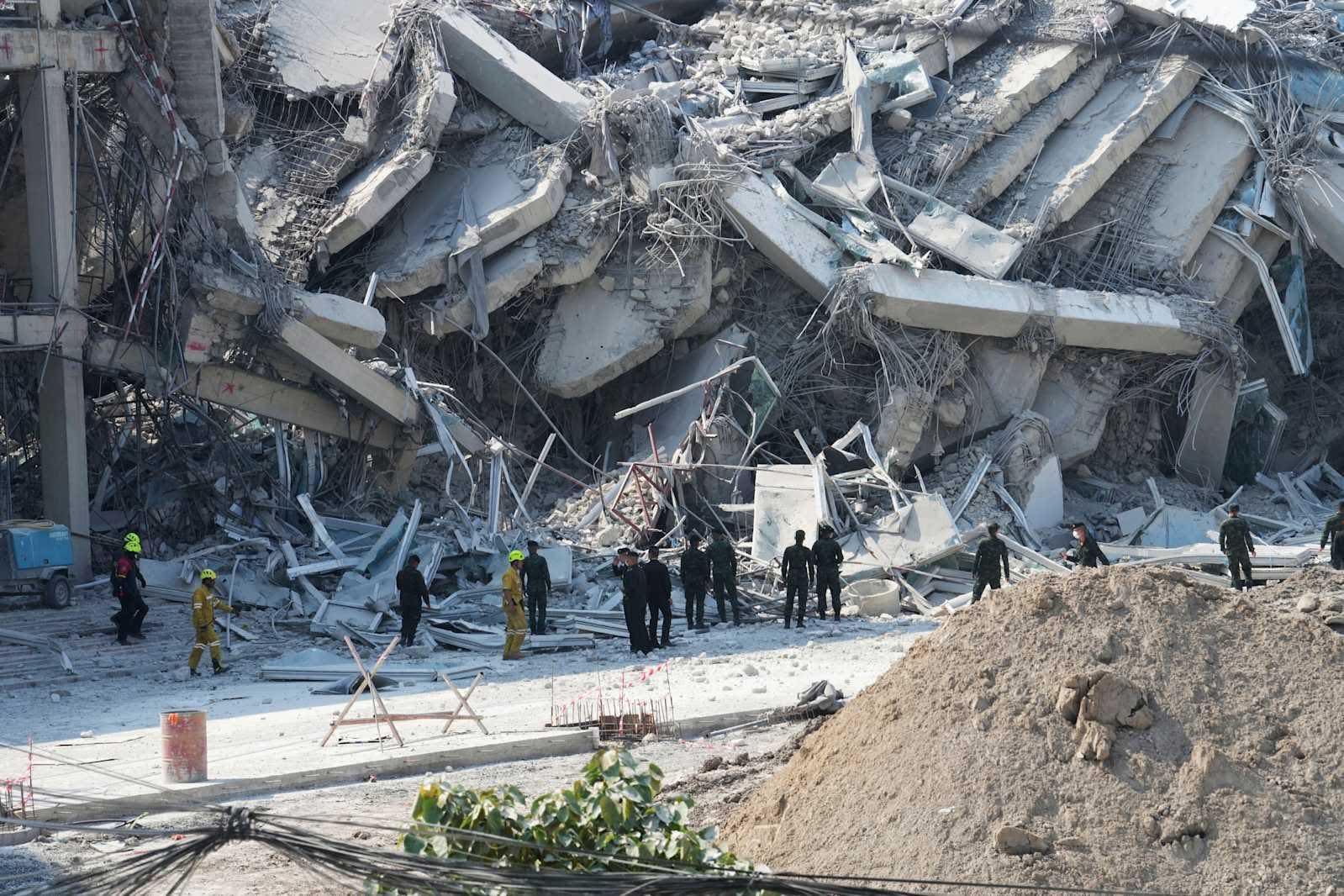 Papa Francisco envió condolencias tras terremoto en sur de Asia (+ fotos y video) Papa Francisco envió condolencias tras terremoto en sur de Asia (+ fotos y video)