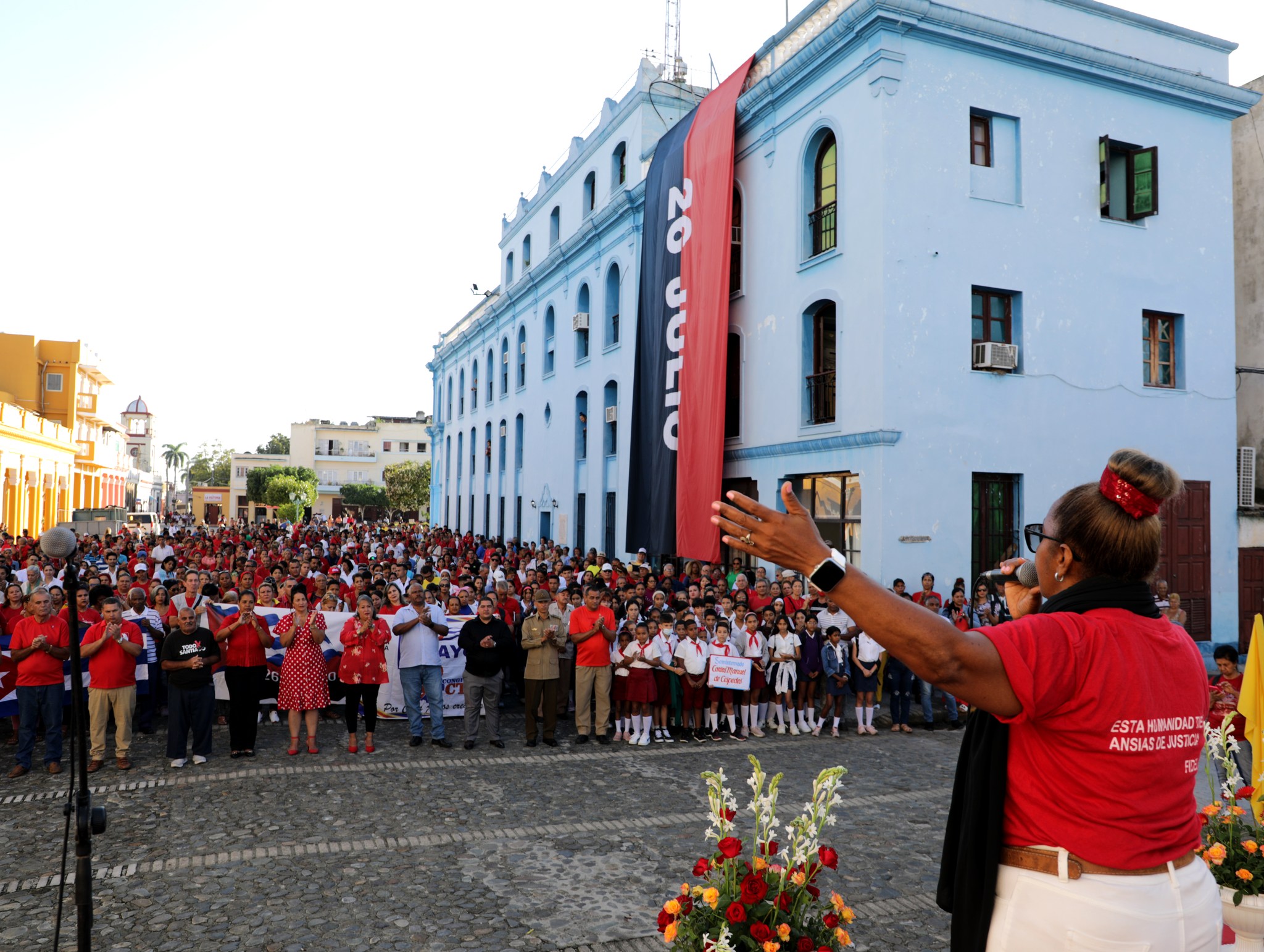 Nuevamente el canto patrio en la Plaza del Himno (+ fotos) Nuevamente el canto patrio en la Plaza del Himno (+ fotos)