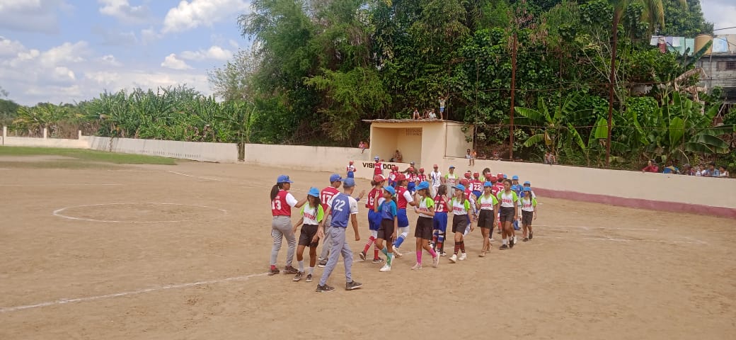 Granma comienza noqueando en softbol (f) de las Pequeñas Ligas Granma comienza noqueando en softbol (f) de las Pequeñas Ligas