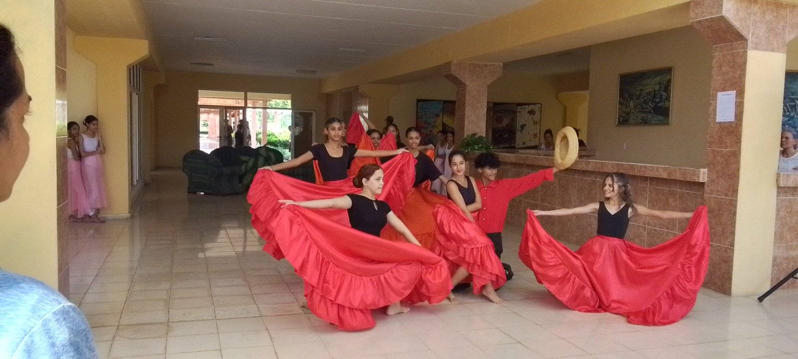 Analizan trabajo de los instructores de arte en Granma Analizan trabajo de los instructores de arte en Granma